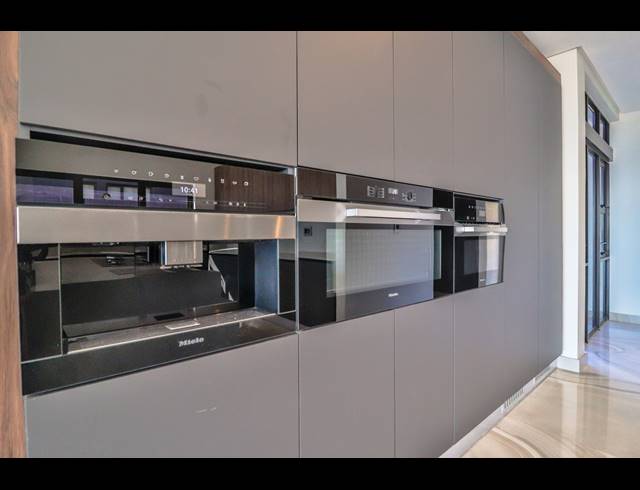 6 BEDROOM HOUSE FOR SALE IN IZINGA